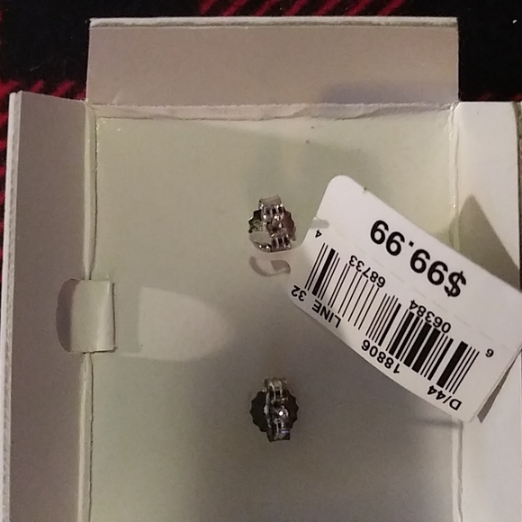 Sterling Silver 1/10 CT. TW. Genuine Diamond Earrings. Brand New. NWT - Picture 3 of 6